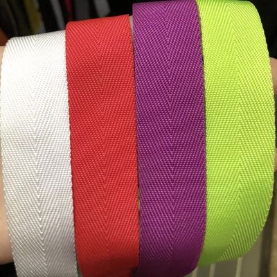 qualité  Herribone Polypropylene Webbing 20mm 25mm ISO14001 Pp Webbing usine