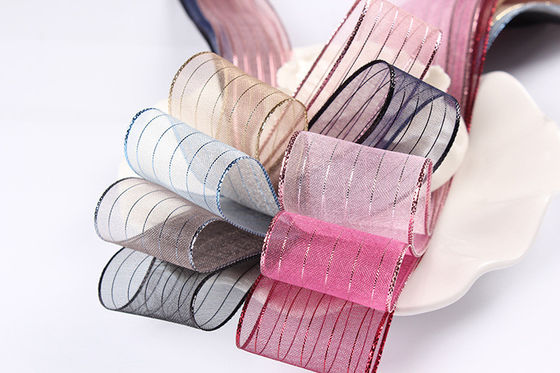 Ruban d'organes en polyester à lignes dorées de 10 mm à 25 mm pour l'emballage des cadeaux et des boîtes