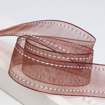 25 mm de couleur 38 mm de bord cousu Ruban d'organes en polyester pour emballage cadeau fleur