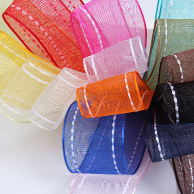 25 mm de couleur 38 mm de bord cousu Ruban d'organes en polyester pour emballage cadeau fleur