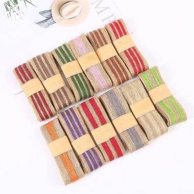 Des rouleaux de ruban de jute 100% rayés colorés pour la décoration