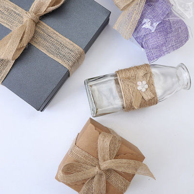 Personnaliser le ruban de tissu en écharpe pour l'emballage de cadeaux