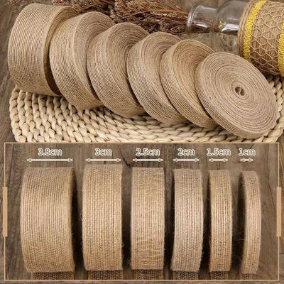 Personnaliser le ruban de tissu en écharpe pour l'emballage de cadeaux
