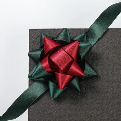Les bandes de satin en polyester ISO9001 pour l'emballage de cadeaux