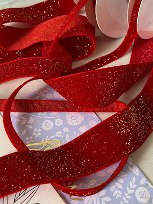 Ligne de velours brillant 6 mm-38 mm Ligne de velours rouge profond doux