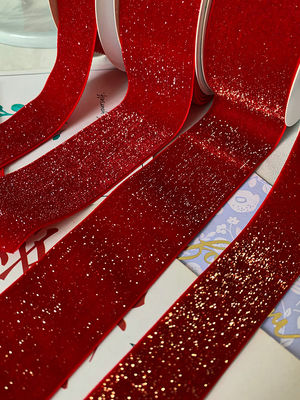 Ligne de velours brillant 6 mm-38 mm Ligne de velours rouge profond doux