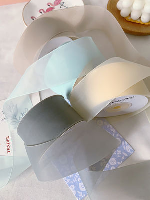 Le ruban d'organza en polyester à haute densité 40 mm pour l'emballage de cadeaux de luxe