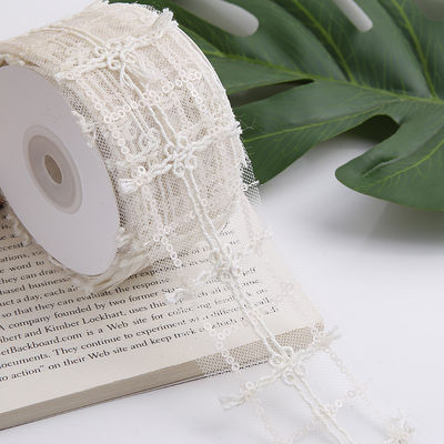 Ruban en maille de polyester brillant de 50 mm avec ruban en jacquard floral