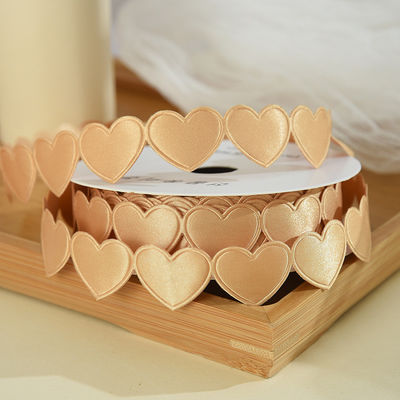 1.5cm*9m 2.5cm*9m Forme de cœur Saint-Valentin Ruban cadeau en polyester Pour l'emballage de cadeau de luxe