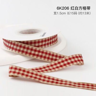 Cadeau de Noël en treillis de ruban de polyester